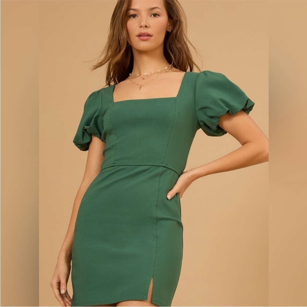 NWT Altar'd State | Womenโs Green Short Puffer Sleeve Bodycon Mini Dress Size L